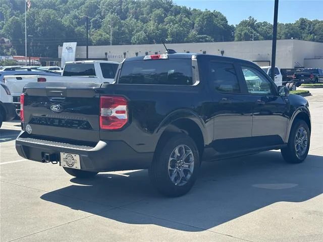 New 2026 Shadow Black Ford XLT image 21