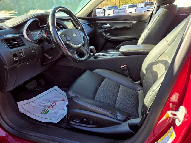 Used 2019 CAJUN RED TINTCOAT Chevrolet LT image 10