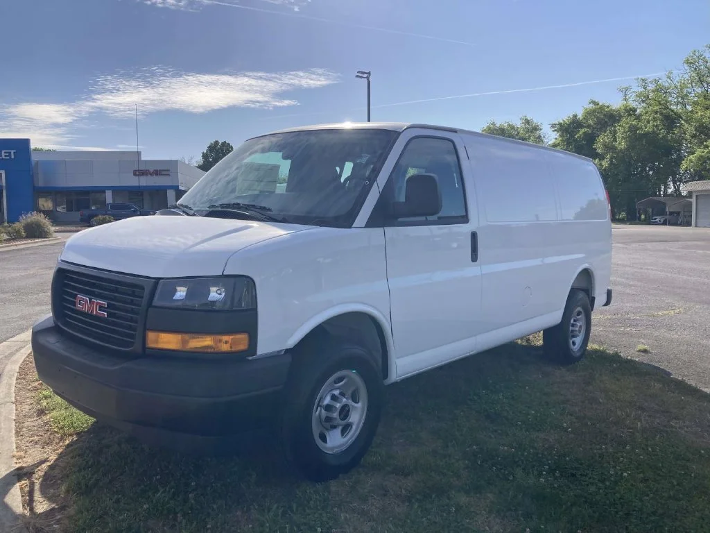 New 2026 Summit White GMC Work Van image 7