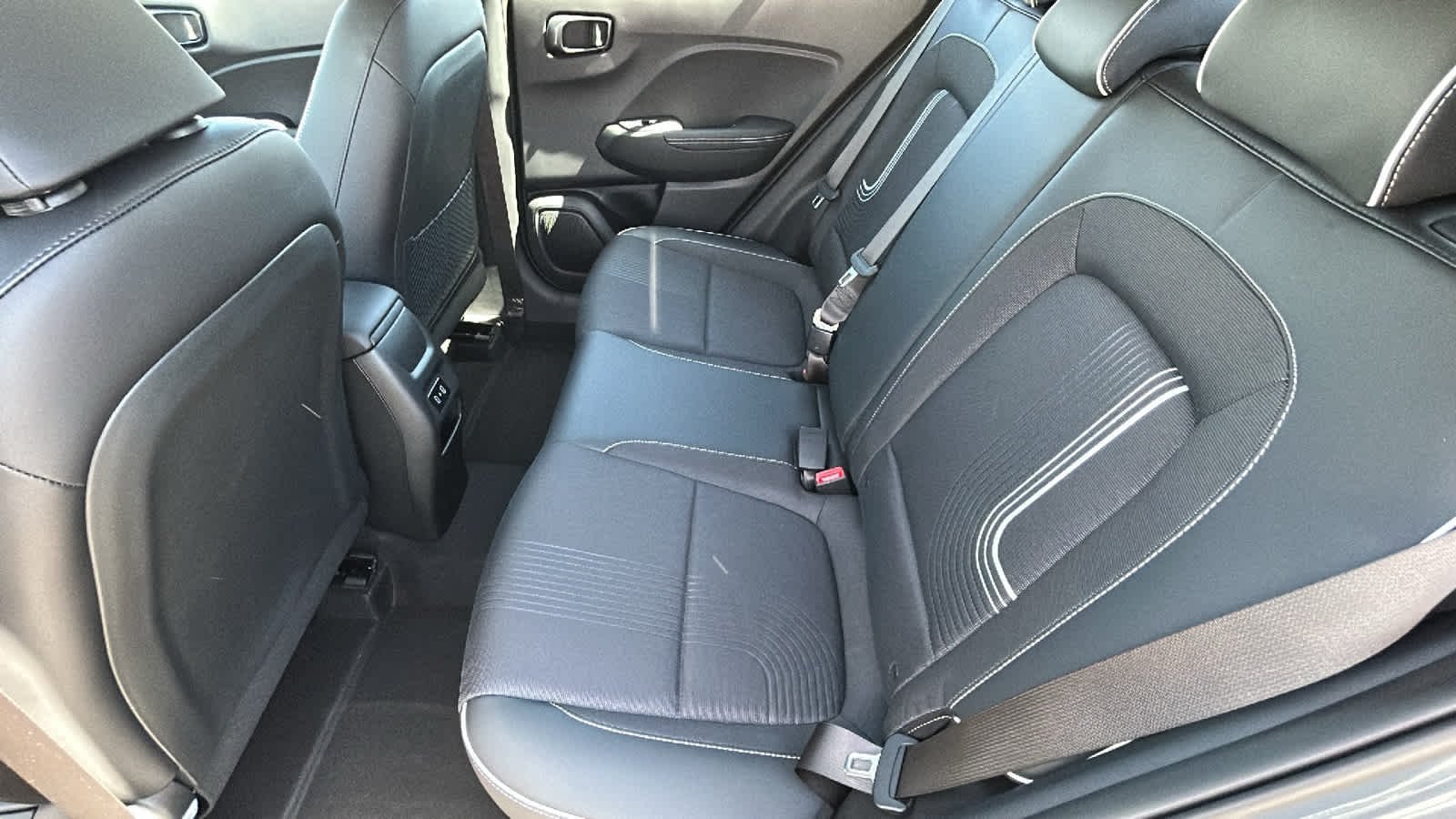 New 2026 Ecotronic Gray w/Black Roof Hyundai SEL w/Two-Tone Roof image 24