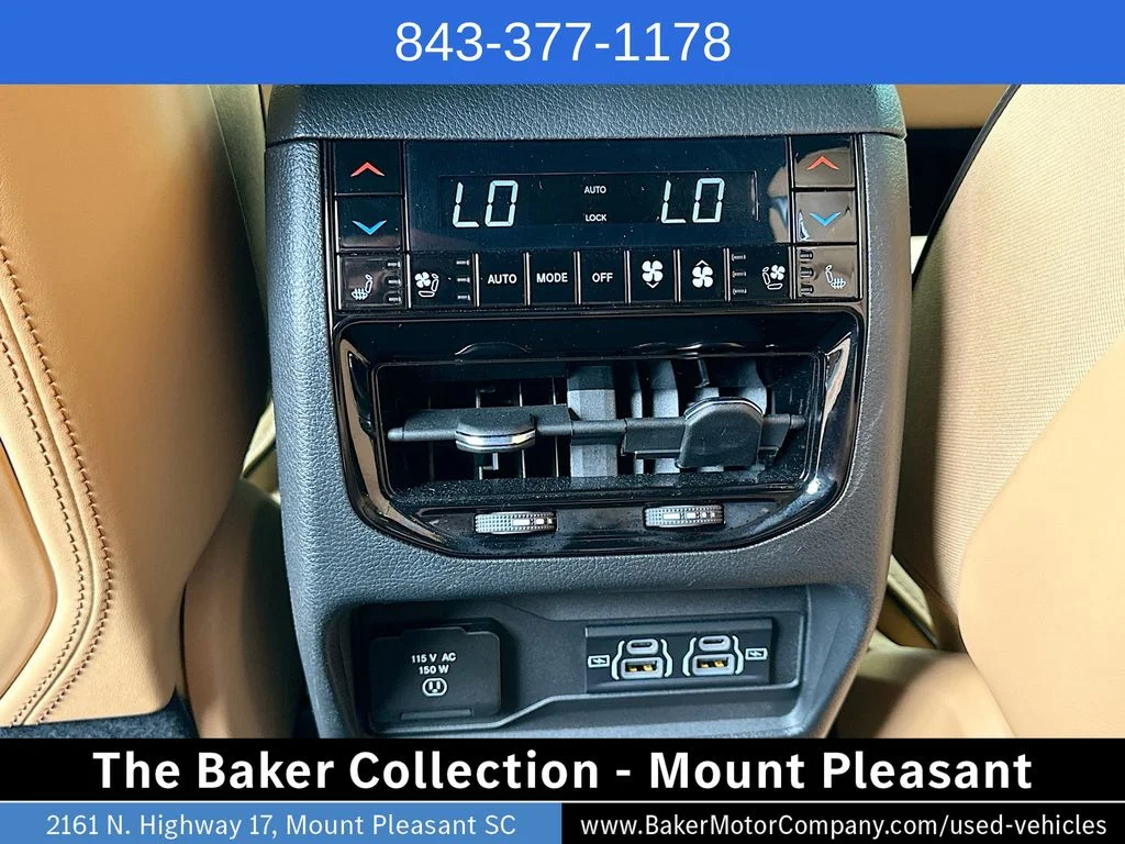 Used 2025 Diamond Black Jeep Summit image 27