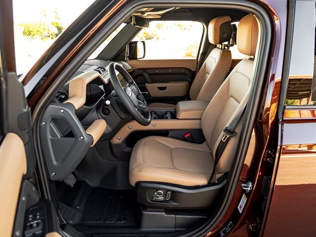 New 2026 Sedona Red Land Rover S image 13