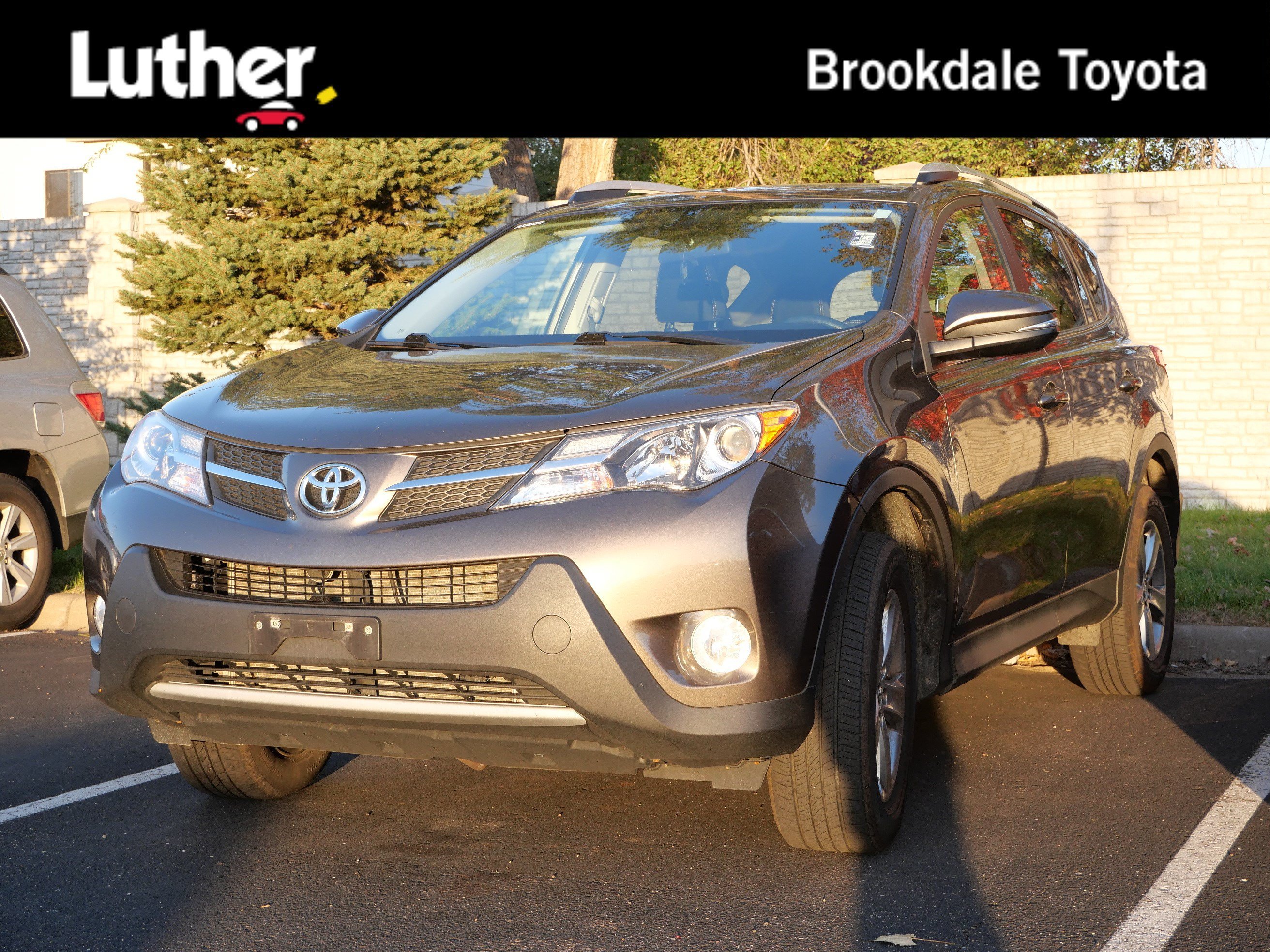 2015 Toyota RAV4 XLE AWD photo
