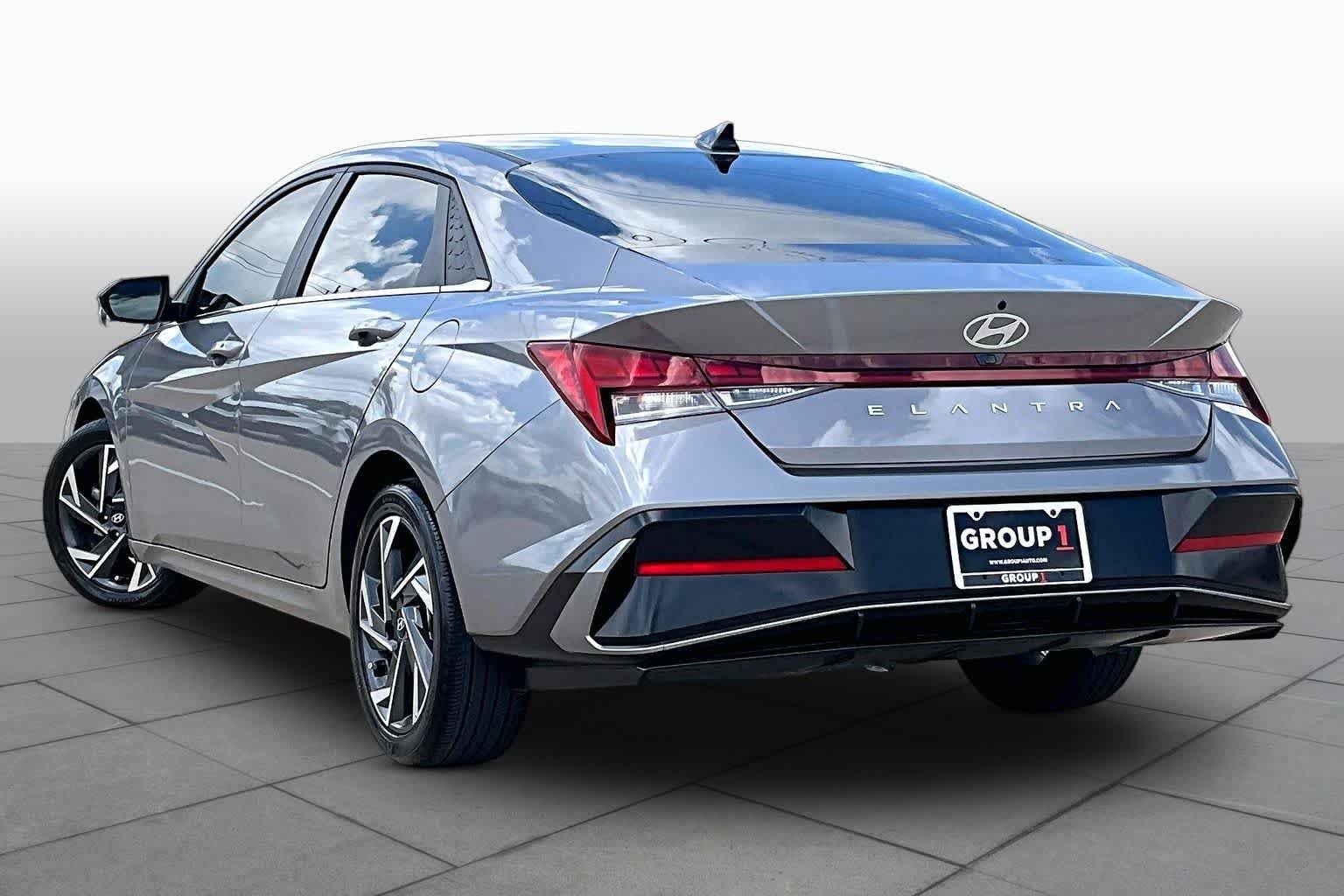 Used 2024 Fluid Metal Hyundai SEL image 11