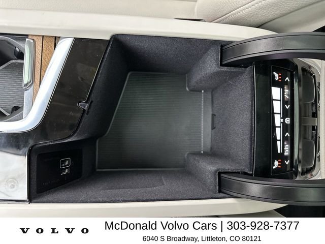 Used 2021 White Volvo T6 Momentum image 21