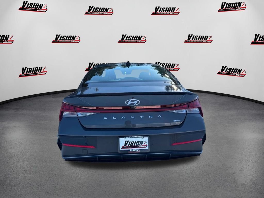 2025 Hyundai Elantra Blue - Photo 7