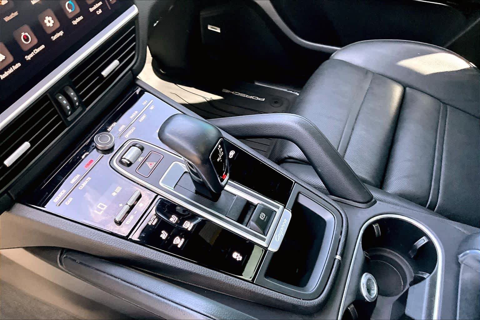 Used 2023  Porsche  image 17
