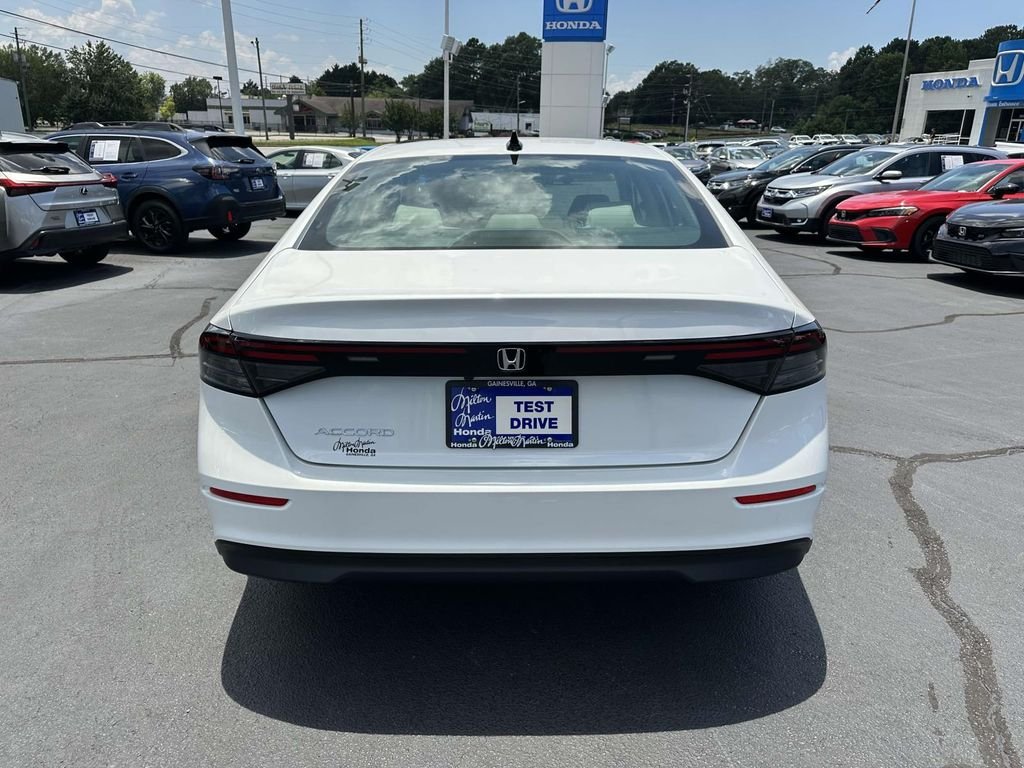 2025 Honda Accord SE - Photo 25