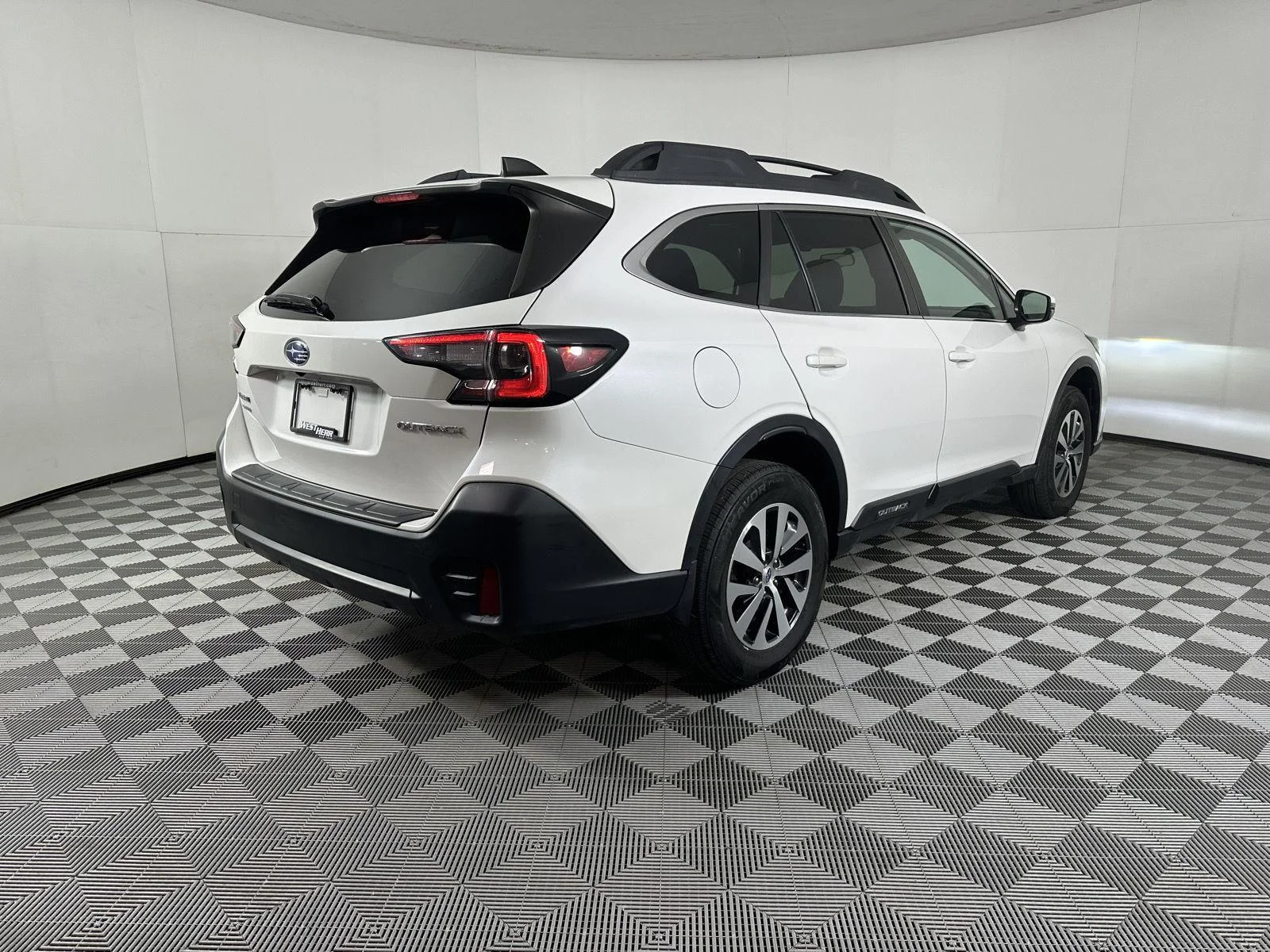 Used 2021  Subaru  image 19