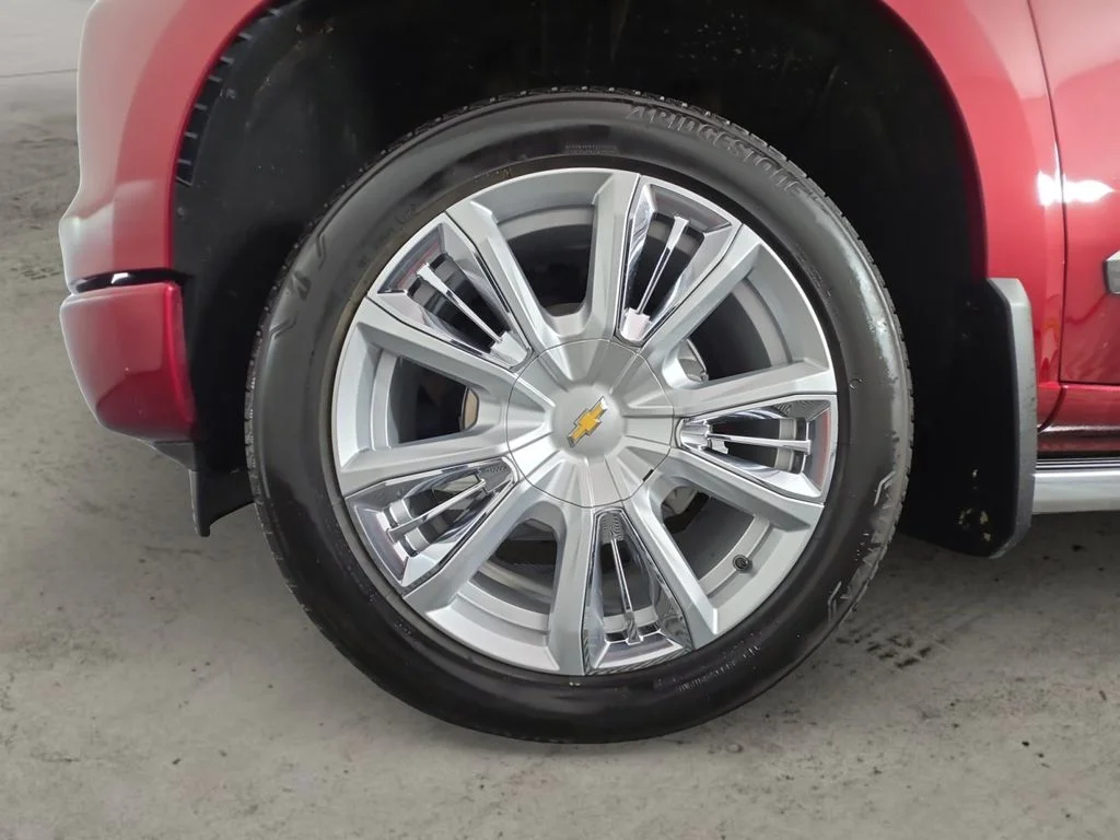 Used 2024 Red Chevrolet High Country image 9