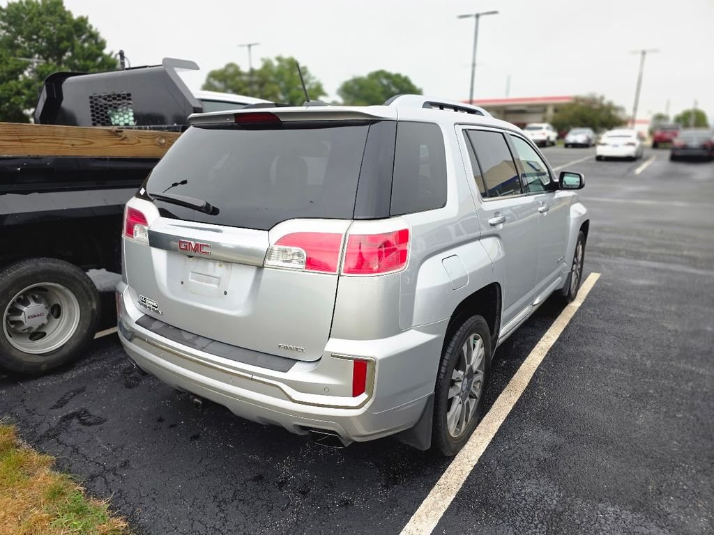 Used 2017 Quicksilver Metallic GMC Denali image 4