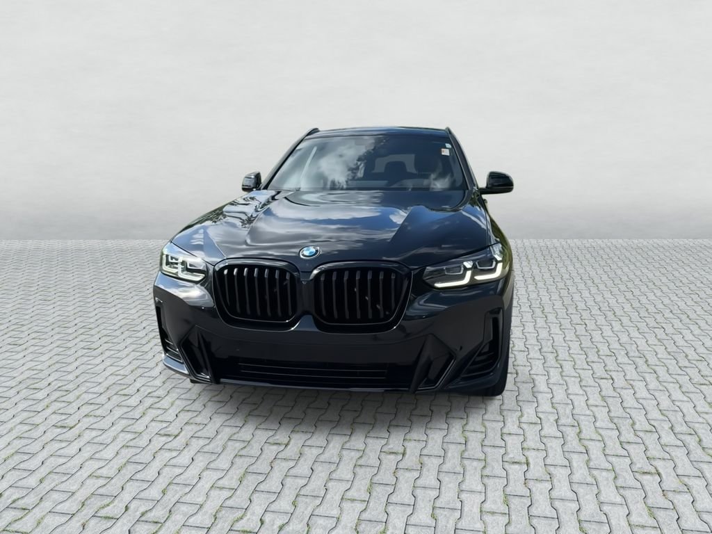 Used 2024 Black BMW xDrive30i image 3