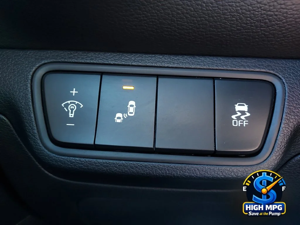 Used 2023 Red Kia LXS image 9