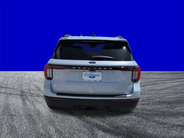 New 2026 Space White Metallic Ford Active image 5