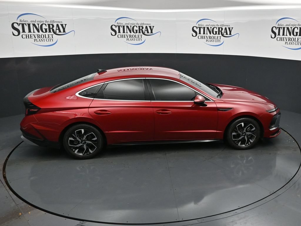 Used 2024 Red Hyundai SEL image 25