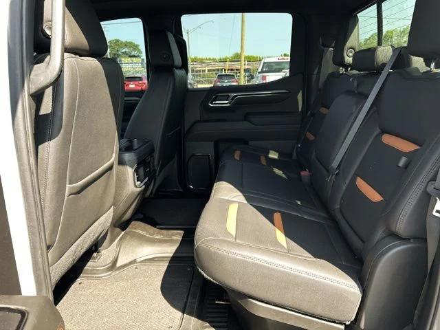 Used 2022 White GMC AT4 image 16