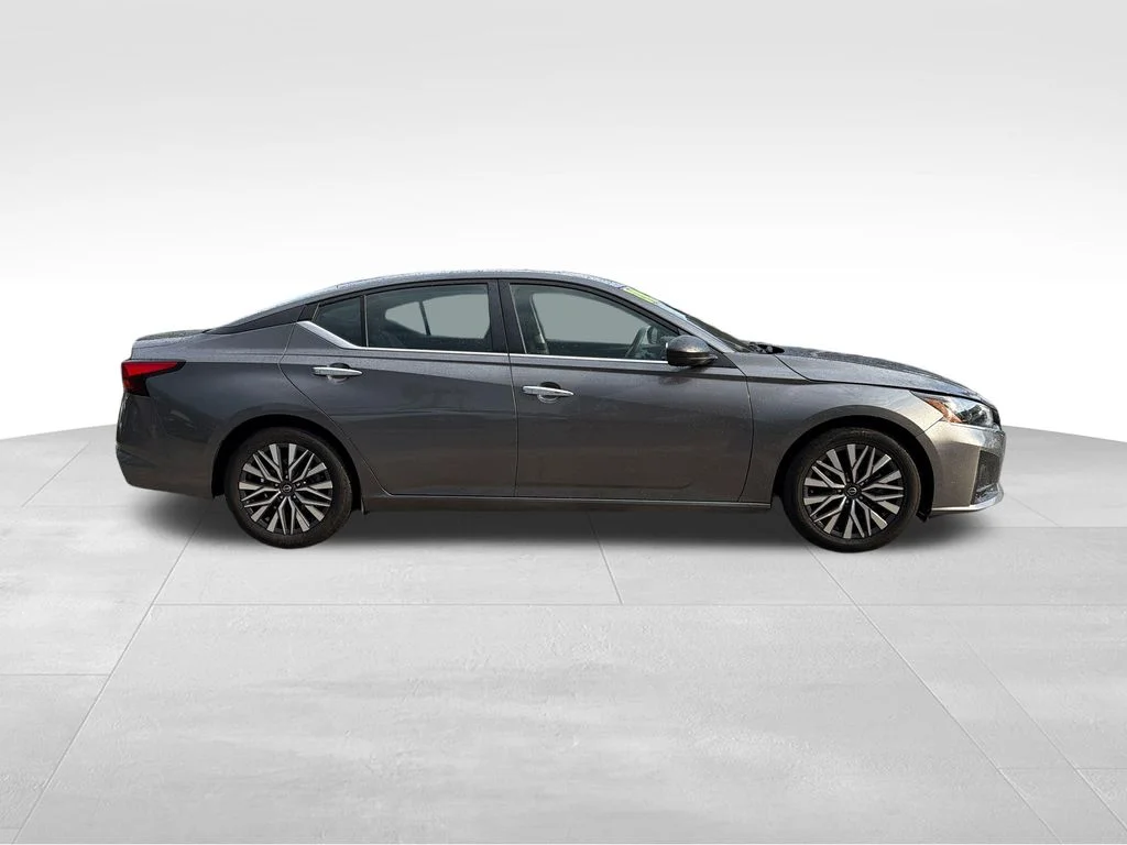 Used 2024 Gray Nissan 2.5 SV image 8