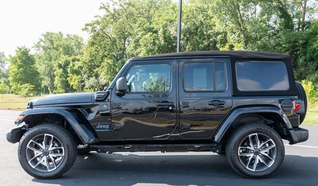 Used 2024 Black Jeep Sport S 4xe image 9