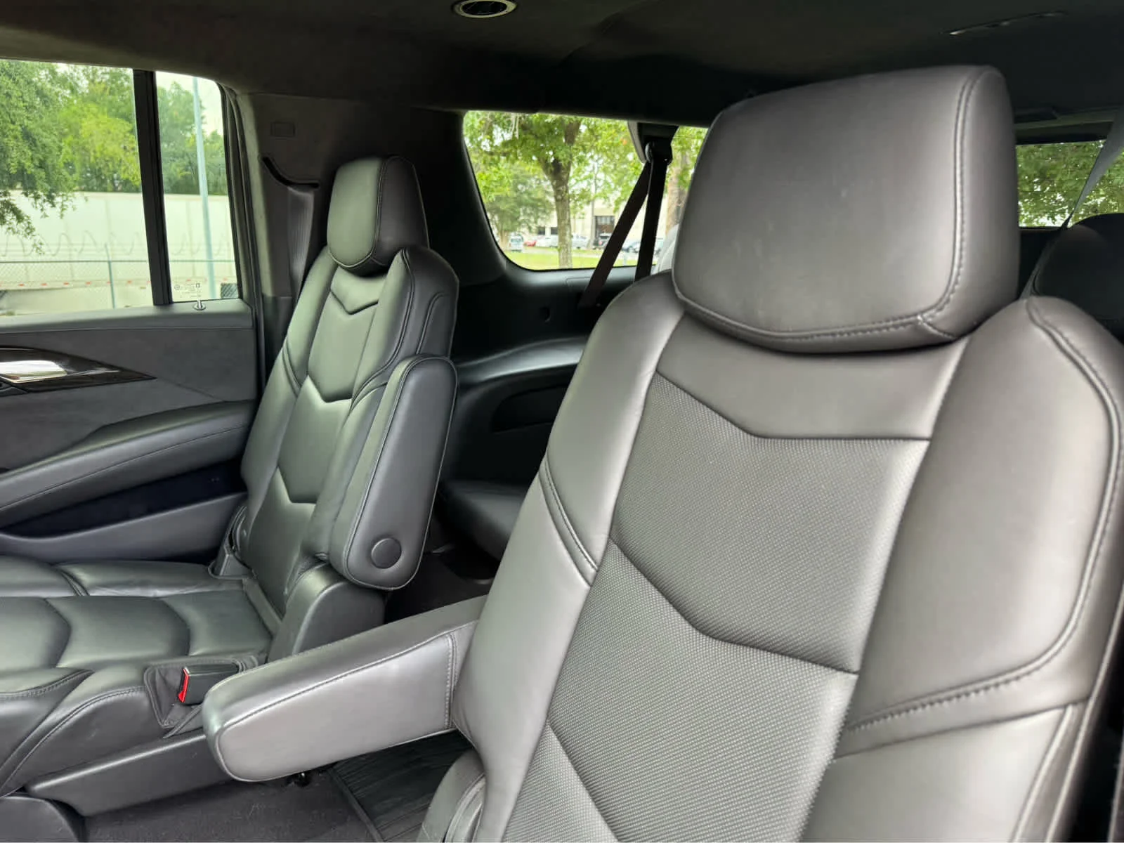 Used 2019 Radiant Silver Metallic Cadillac Platinum image 25
