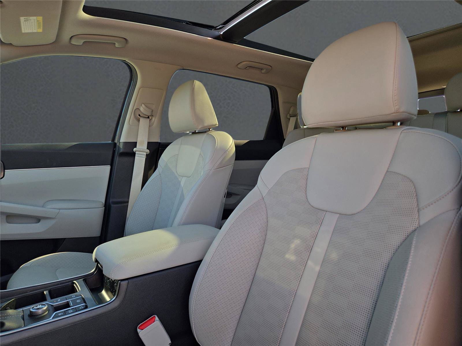 2025 Kia Sorento S - Photo 22