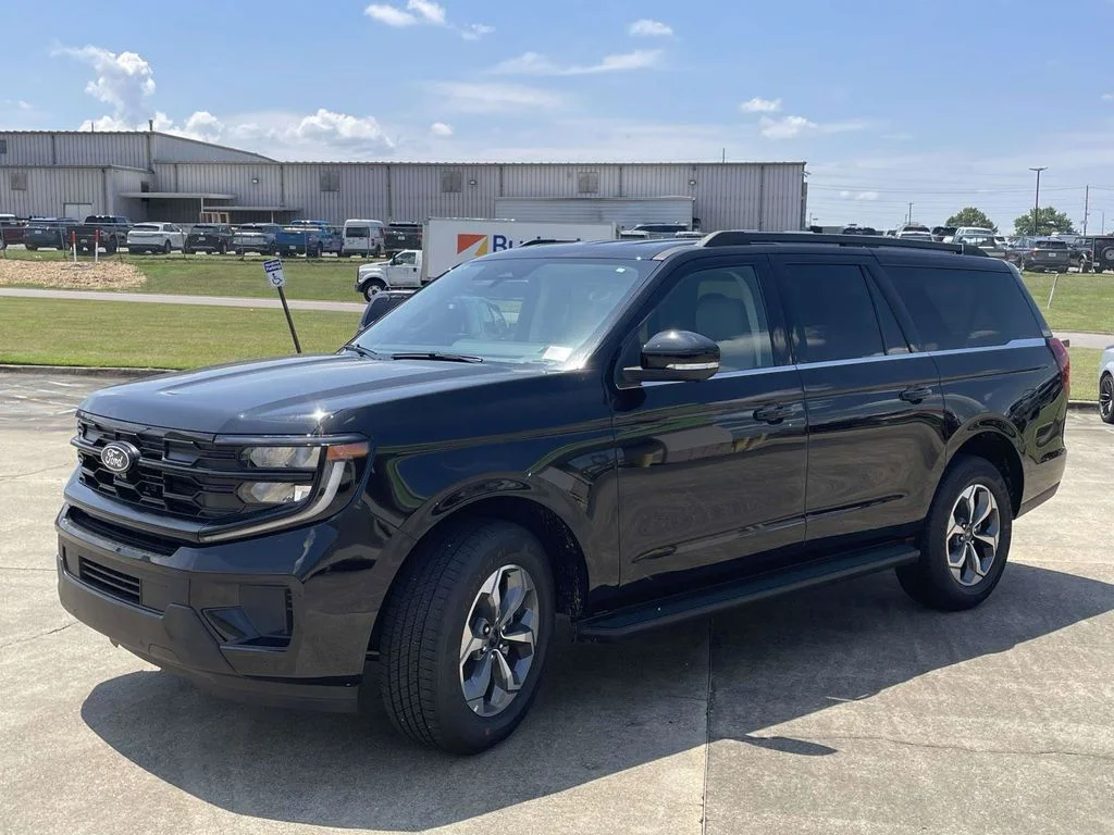 New 2027 Black Ford Active image 7