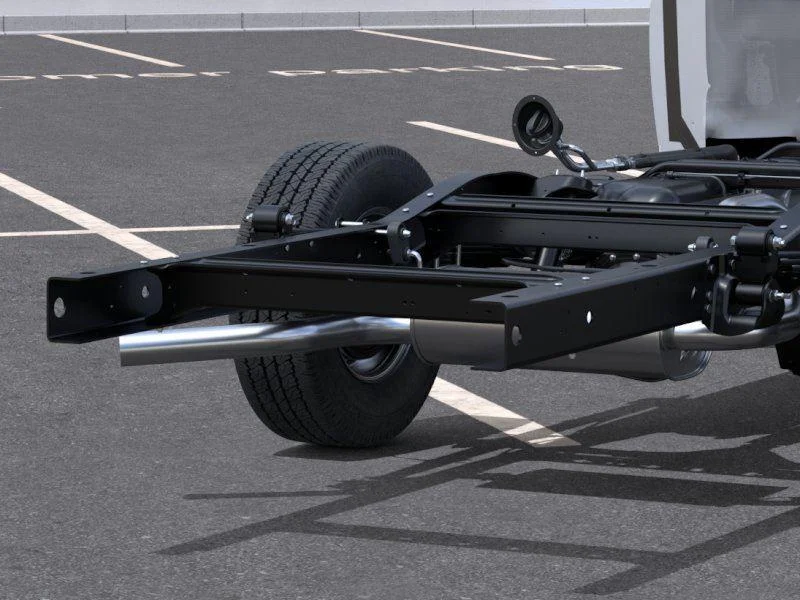 New 2025 Summit White Chevrolet 1WT image 14