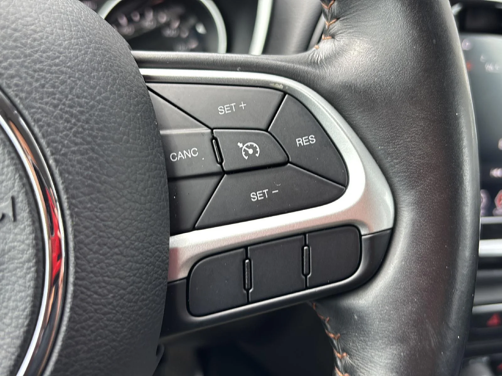Used 2019 Gy Jeep Limited image 27