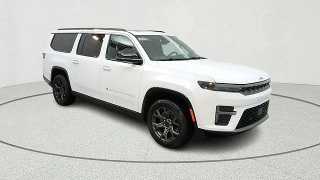 New 2026 Bright White Clear-Coat Exterior Paint Jeep Limited Altitude image 12