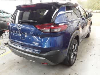 Used 2023 Caspian Blue Metallic/Super Black Nissan SL image 4