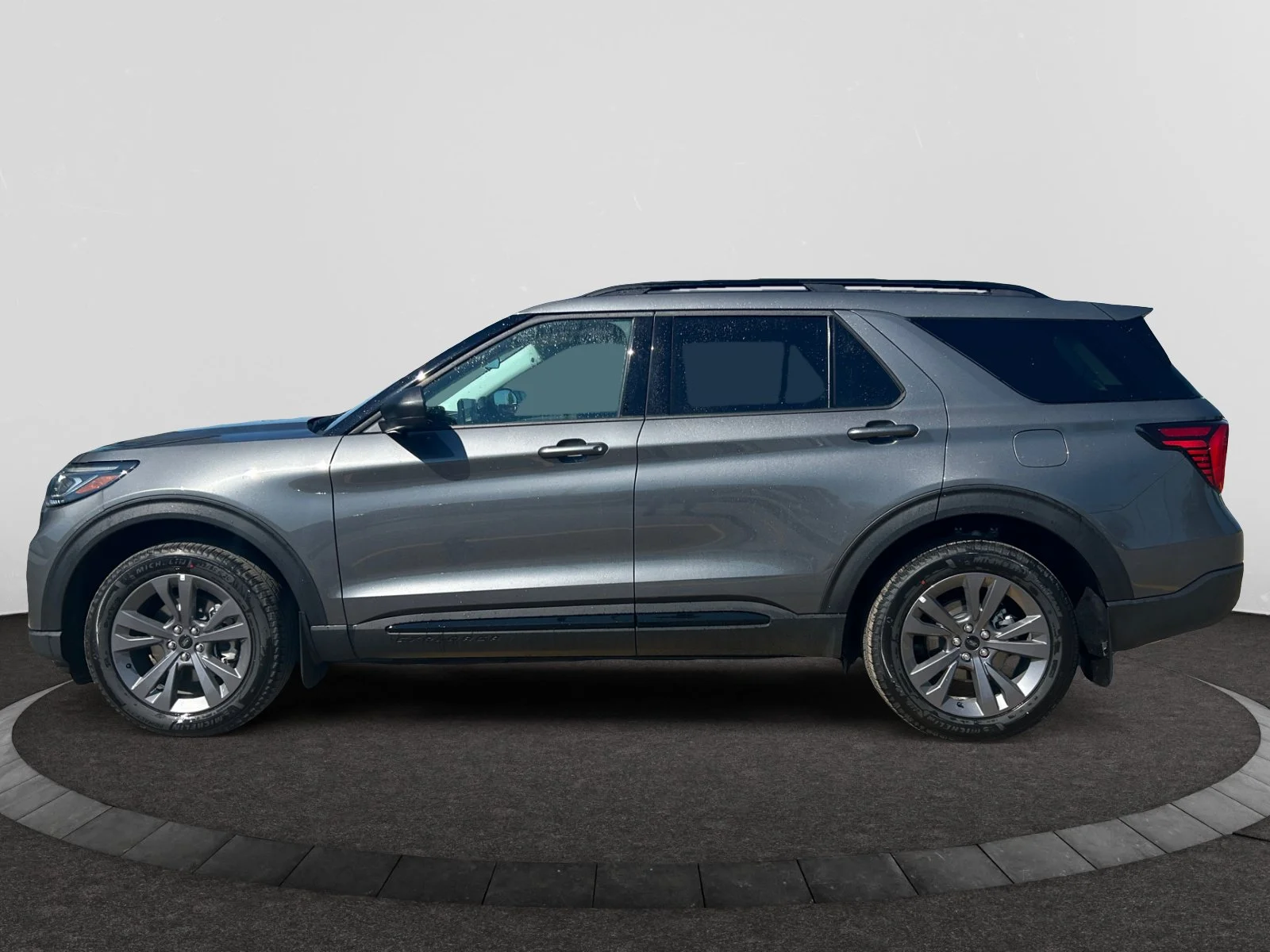 New 2026 Carbonized Grey Metallic Ford Active w/200A Pkg image 2