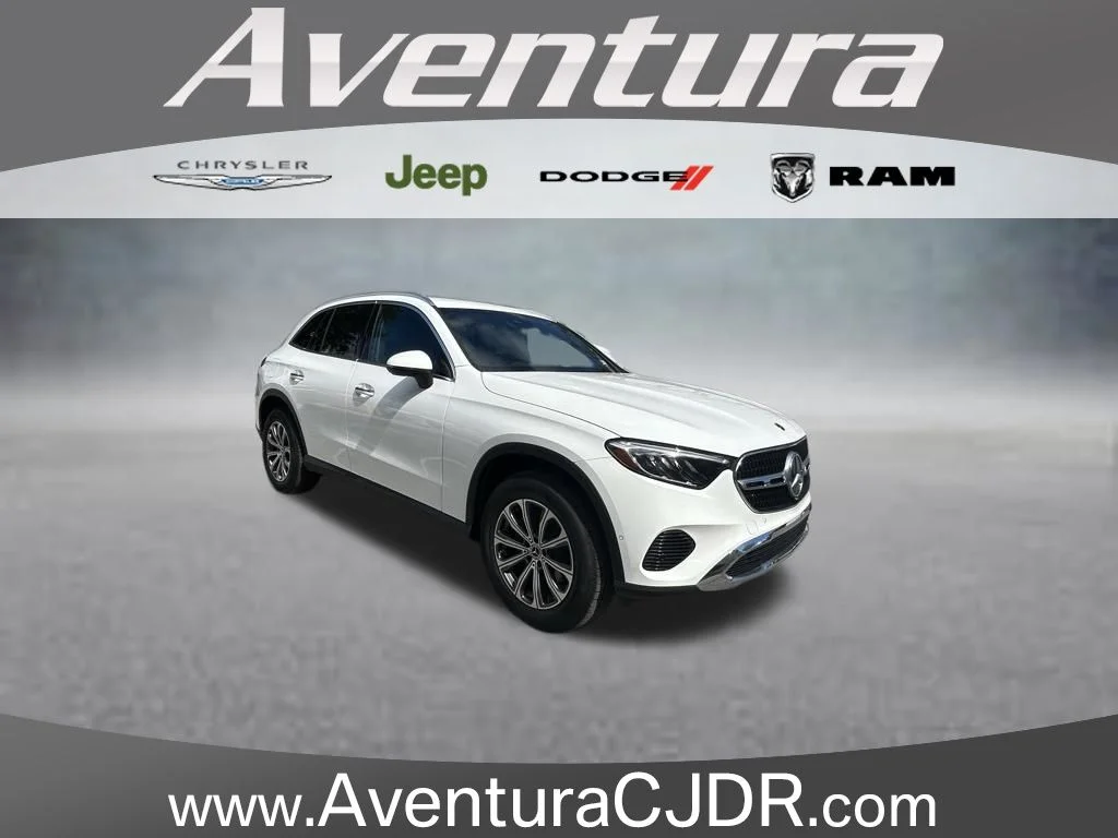 Used 2025  Mercedes-Benz GLC 300 image 1