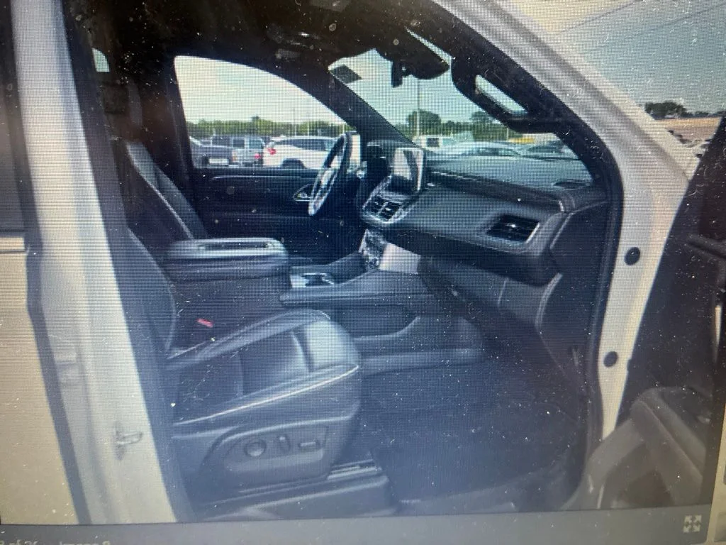 Used 2024 White GMC SLT image 7