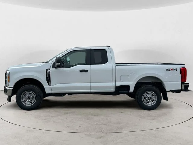 New 2026 Oxford White Ford XL image 2