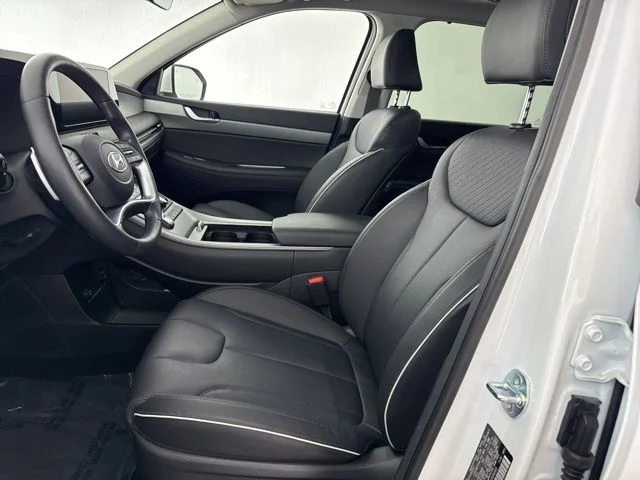 Used 2025 White Hyundai SEL Premium image 22