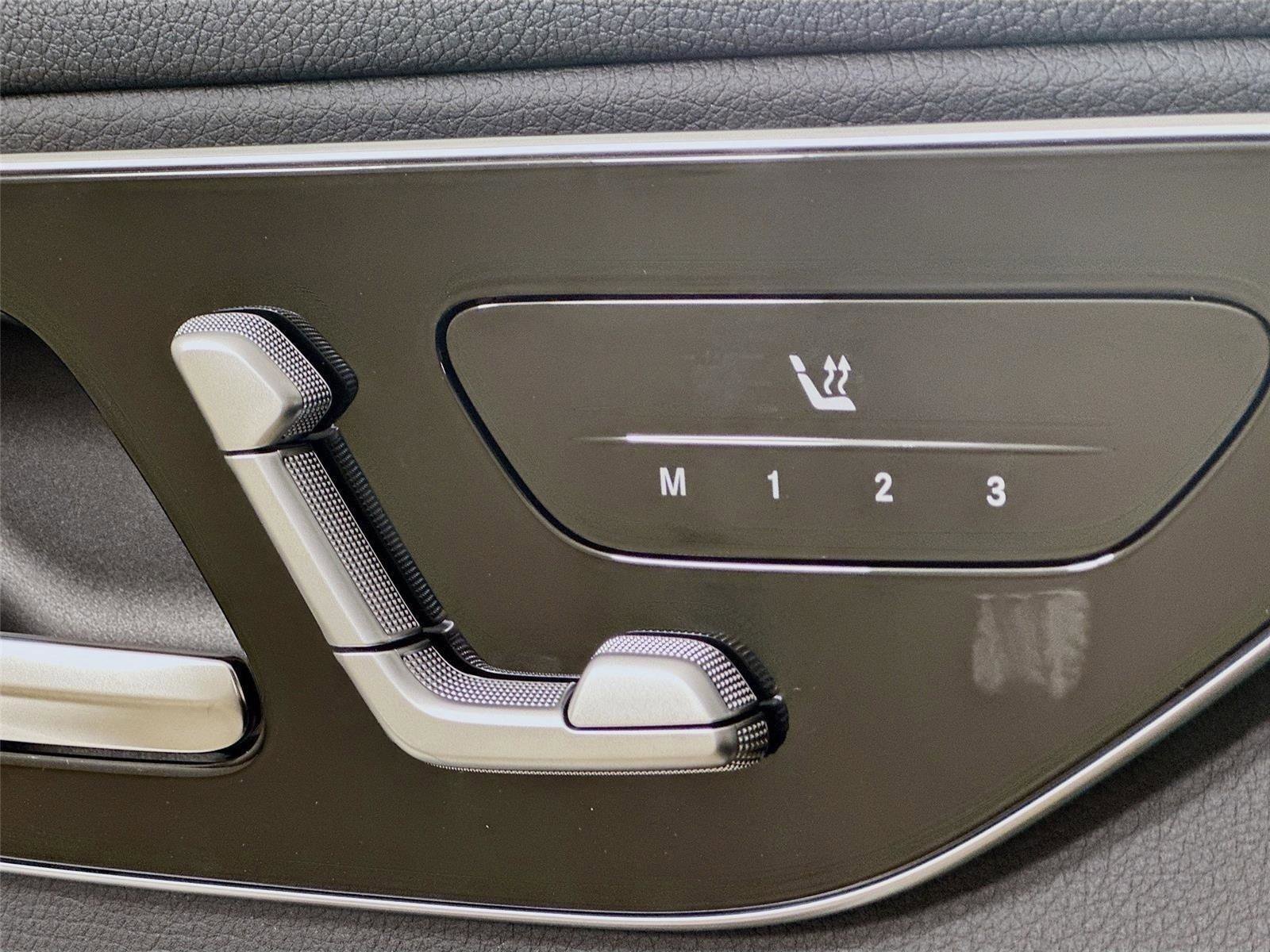 Used 2026  Mercedes-Benz GLC 300 image 25
