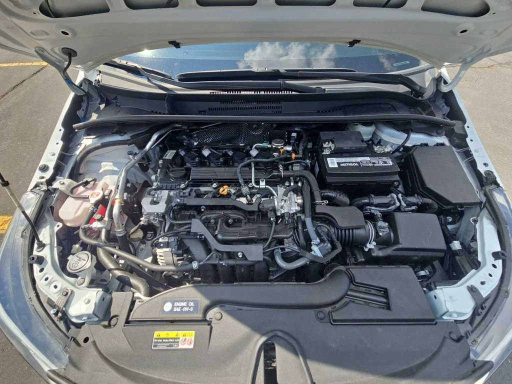 Used 2024 Ice Toyota SE image 18