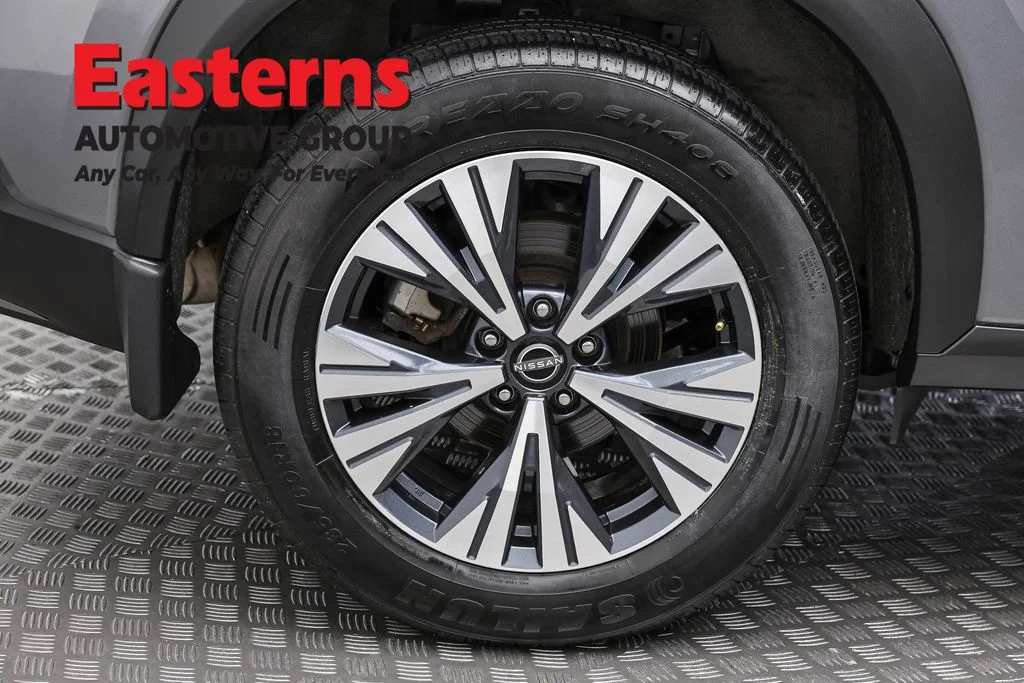 Used 2023 Gray Nissan SV image 30
