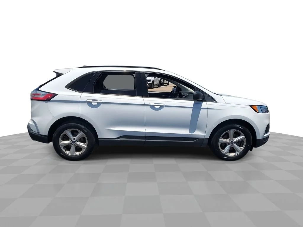 Used 2020 White Ford SE image 9