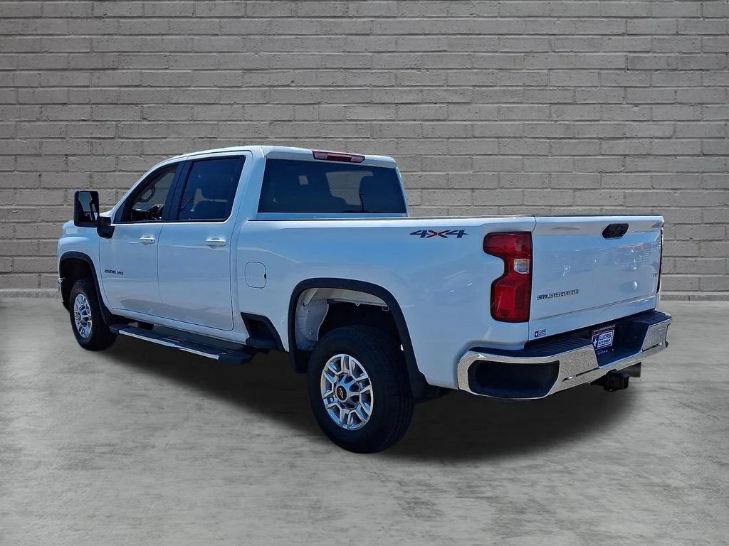 Used 2025 Summit White Chevrolet LT image 37