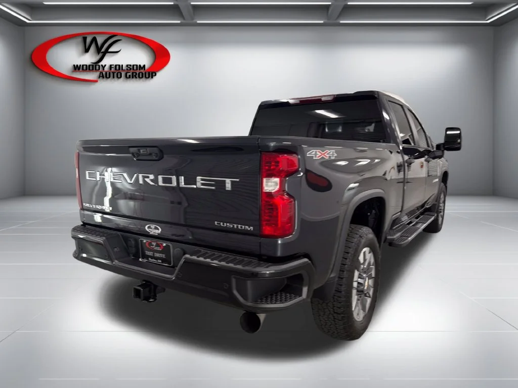 Used 2024 Gray Chevrolet Custom image 7