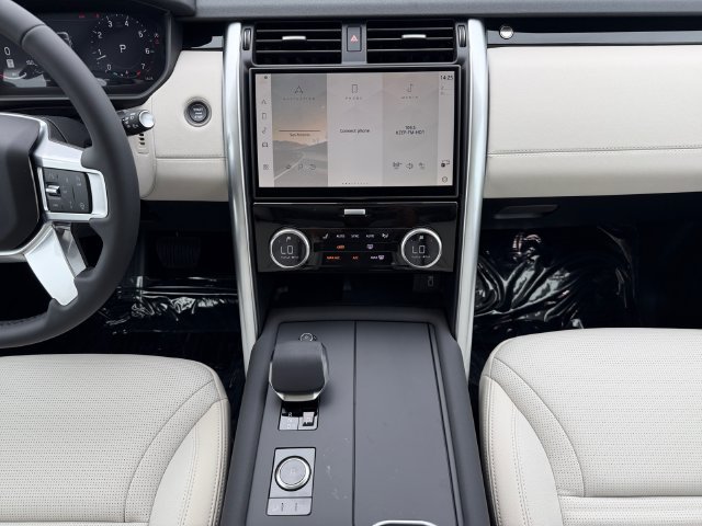 New 2026 Eiger Grey Land Rover S image 15