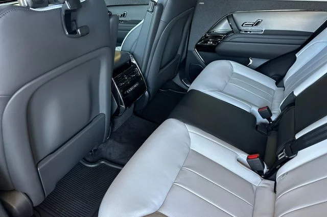 New 2026 Varesine Blue Land Rover Dynamic SE image 11