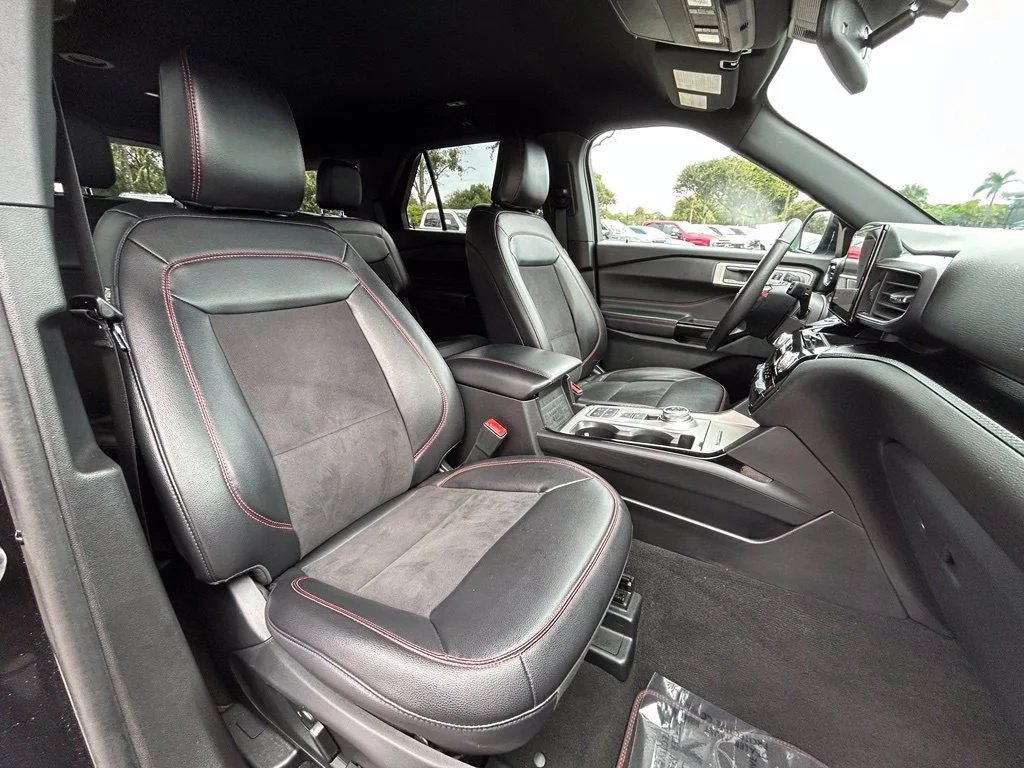 Used 2024 Black Metallic Ford ST-Line image 25