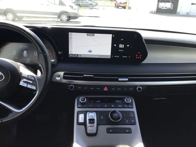 Used 2024 Silver Hyundai SEL image 17