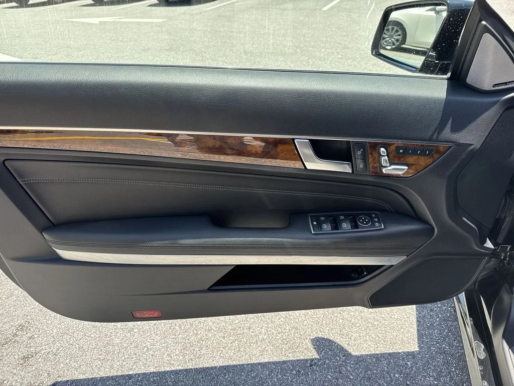 Used 2016 Obsidian Black Metallic Mercedes-Benz E 400 image 38