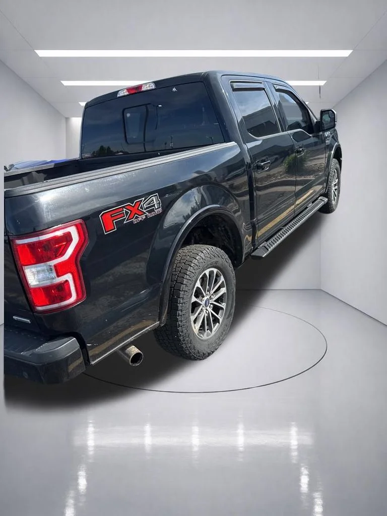 Used 2018 Shadow Black Ford XLT image 10