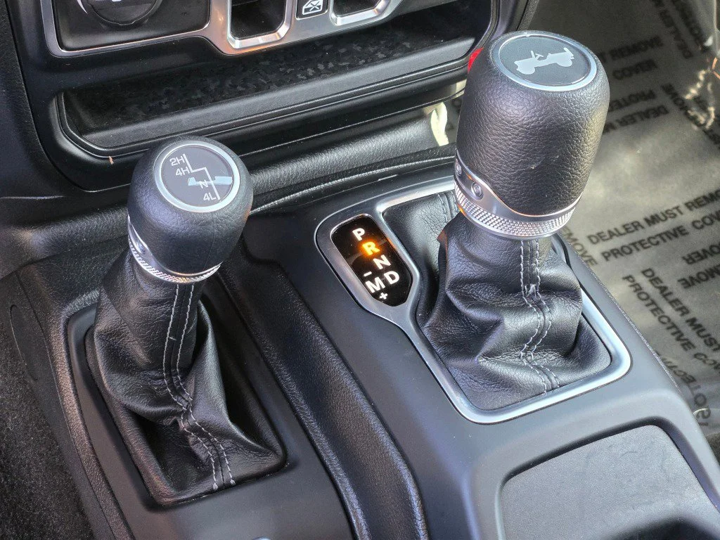 Used 2025 Red Jeep 4-Door Summit 4x4 image 26