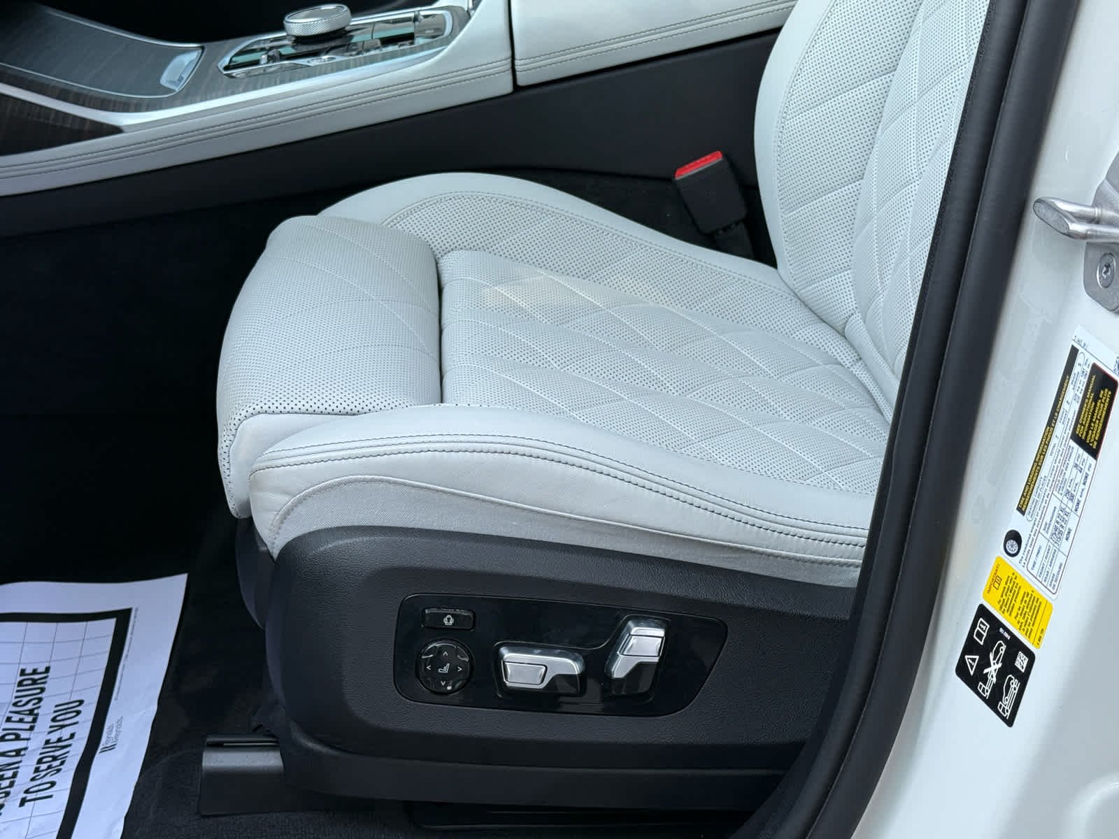 Certified Used 2024 Mineral White Metallic BMW xDrive40i image 12