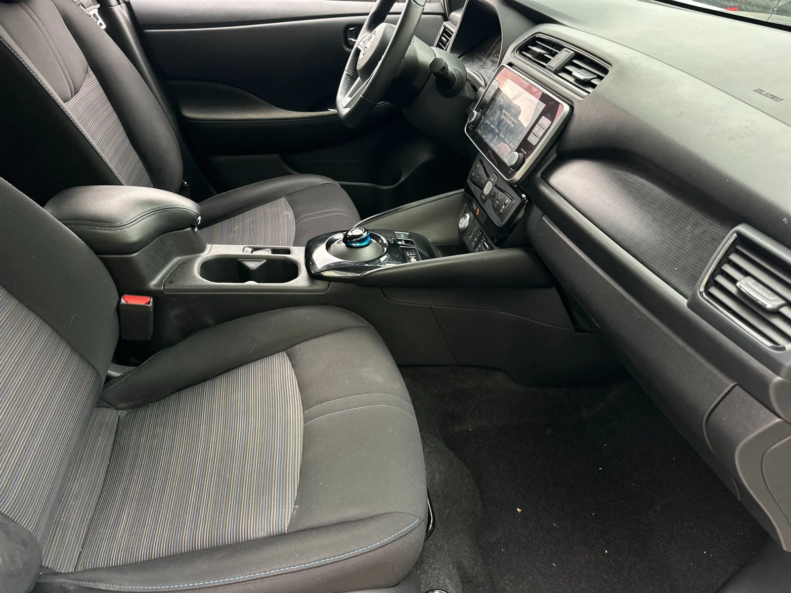 Used 2025 Super Black/Pearl White Nissan SV Plus image 14