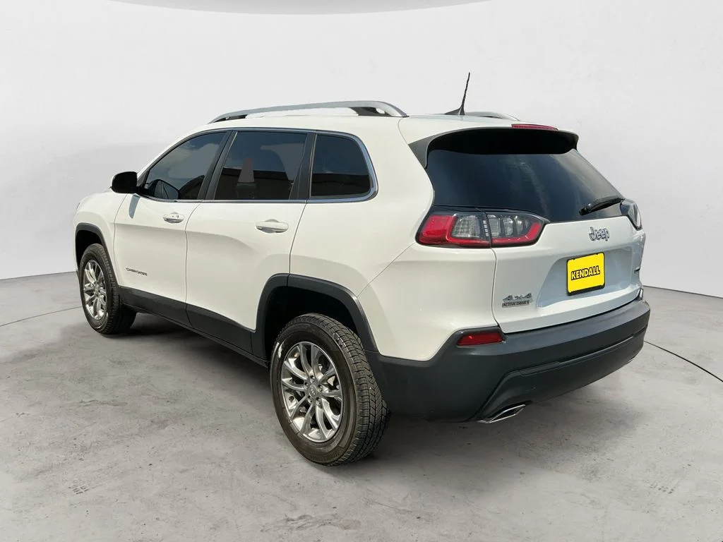 Used 2019 White Jeep Latitude Plus image 7